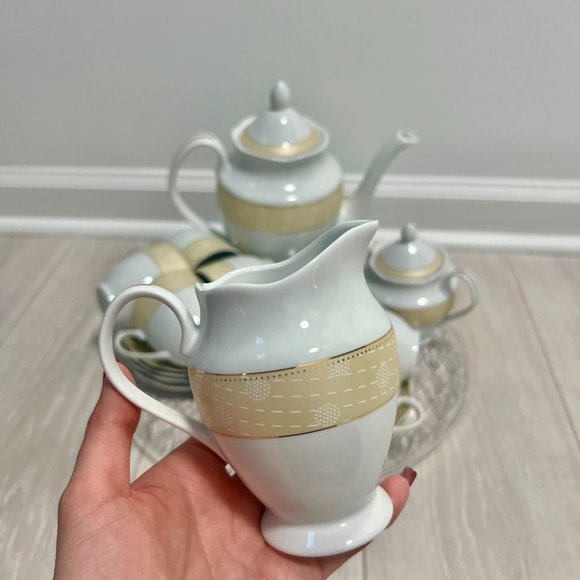 "Lorren Home Trends" China Gold Mix & Match Coffee Set of 19 - Picture 7 of 16